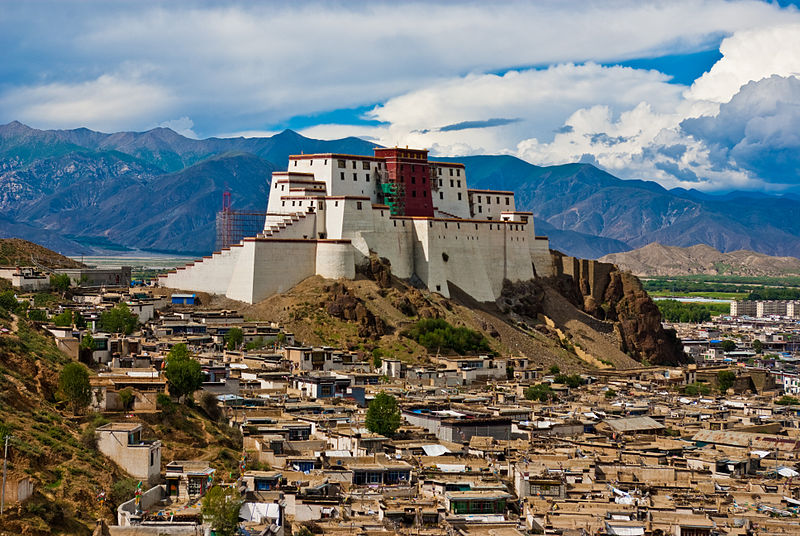 File:800px-Shigatse Dzong.jpg