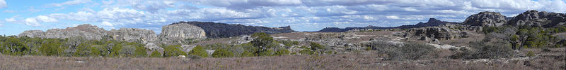 File:1280px-PanoMada Isalo1.jpg
